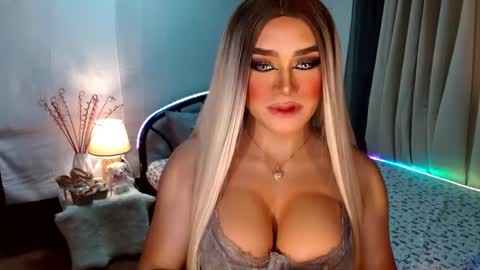 Snapshot of freya_lovestocum chatting on 10-06-25, 11:02 Miss Frea online show from 10-06-25, 11:02