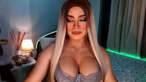 Snapshot of freya_lovestocum chatting on 10-09-25, 12:30 Miss Frea online show from 10-09-25, 12:30