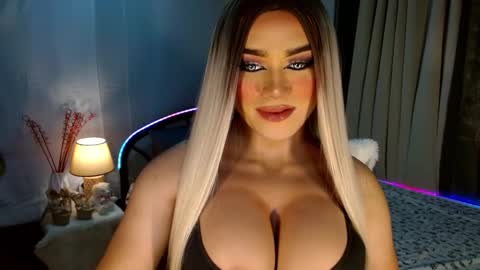 Snapshot of freya_lovestocum chatting on 11-10-25, 06:07 Miss Frea online show from 11-10-25, 06:07