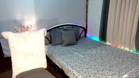 Snapshot of freya_lovestocum chatting on 11-21-25, 12:43 Miss Frea online show from 11-21-25, 12:43