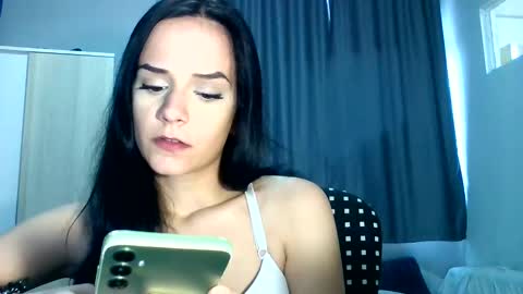 Freya online show from 12-08-24, 01:03