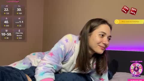 FreyaOliver online show from 12-19-25, 11:56