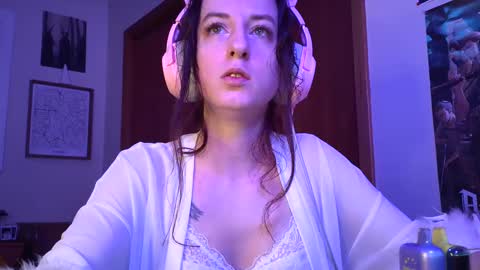 FreyaTheGemini online show from 01-06-25, 04:04