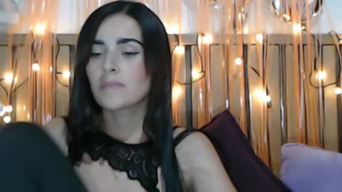 Snapshot of frida__x chatting on 12-17-24, 10:22 Frida online show from 12-17-24, 10:22