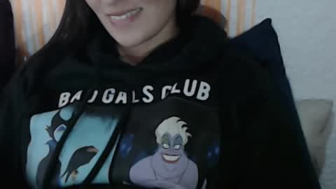 Snapshot of frida__x chatting on 03-06-25, 06:37 Frida online show from 03-06-25, 06:37