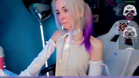 Snapshot of frida_fortune chatting on 01-24-25, 02:30 Frida A boost to fortune for the one who gives a thumbs up and a bonus lucky for those who support me by joining the fanclub online show from 01-24-25, 02:30