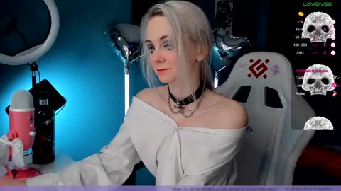 Snapshot of frida_fortune chatting on 01-28-25, 10:56 Frida A boost to fortune for the one who gives a thumbs up and a bonus lucky for those who support me by joining the fanclub online show from 01-28-25, 10:56