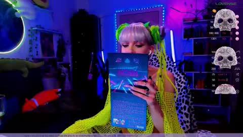 Frida A boost to fortune for the one who gives a thumbs up and a bonus lucky for those who support me by joining the fanclub online show from 11-12-25, 10:09