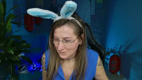 Snapshot of fridatander chatting on 12-31-24, 01:08 Frida Tander online show from 12-31-24, 01:08