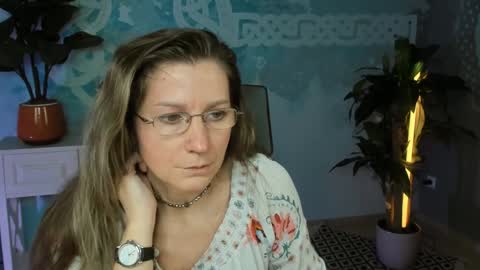 Snapshot of fridatander chatting on 01-16-25, 09:05 Frida Tander online show from 01-16-25, 09:05
