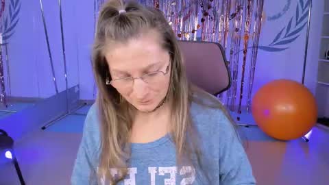 Snapshot of fridatander chatting on 03-01-25, 03:38 Frida Tander online show from 03-01-25, 03:38