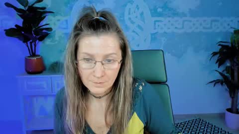 Snapshot of fridatander chatting on 03-06-25, 07:10 Frida Tander online show from 03-06-25, 07:10