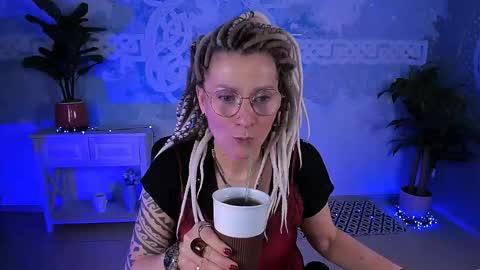 Frida Tander online show from 04-26-26, 05:16