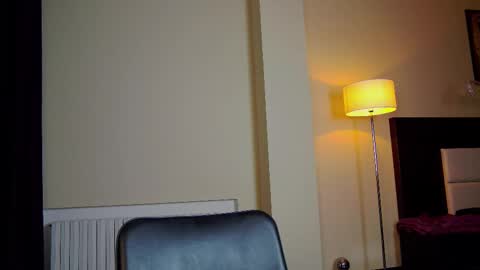 Snapshot of friend123211 chatting on 03-11-25, 03:16 Viktor online show from 03-11-25, 03:16