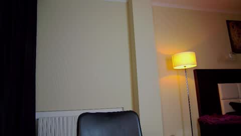 Snapshot of friend123211 chatting on 03-12-25, 02:52 Viktor online show from 03-12-25, 02:52