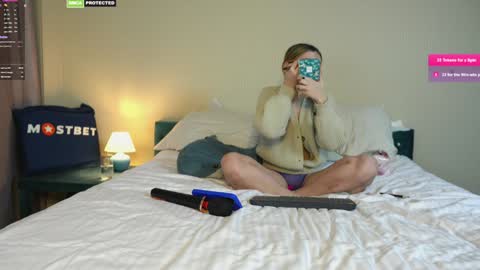 Snapshot of friendsurdreams chatting on 12-21-24, 09:04 friendsurdreams online show from 12-21-24, 09:04