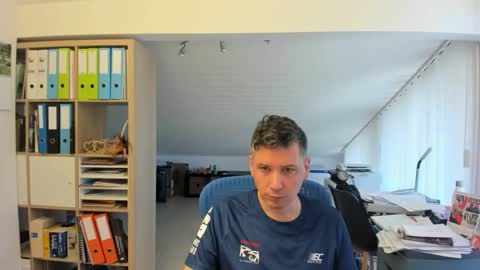 Snapshot of frikits chatting on 04-05-26, 09:39 Francois online show from 04-05-26, 09:39