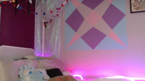 cherry online show from 10-18-25, 05:03