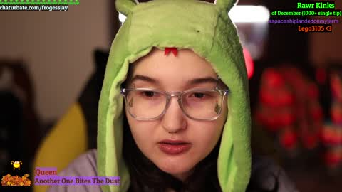 Snapshot of frogessjay chatting on 12-04-24, 07:45 Jaywise Frogfoot online show from 12-04-24, 07:45