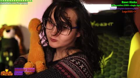 Snapshot of frogessjay chatting on 12-06-24, 09:02 Jaywise Frogfoot online show from 12-06-24, 09:02