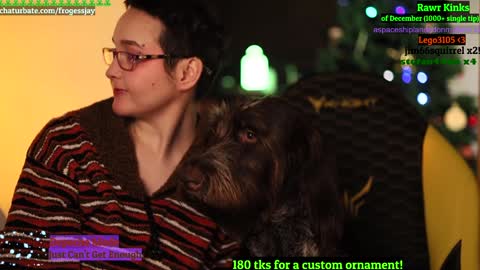 Snapshot of frogessjay chatting on 12-27-24, 07:46 Jaywise Frogfoot online show from 12-27-24, 07:46