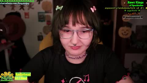 Snapshot of frogessjay chatting on 10-22-25, 06:51 Jaywise Frogfoot online show from 10-22-25, 06:51