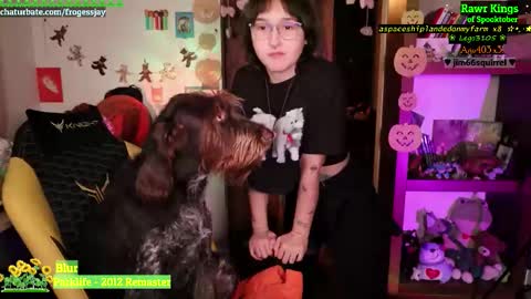 Snapshot of frogessjay chatting on 10-24-25, 06:15 Jaywise Frogfoot online show from 10-24-25, 06:15