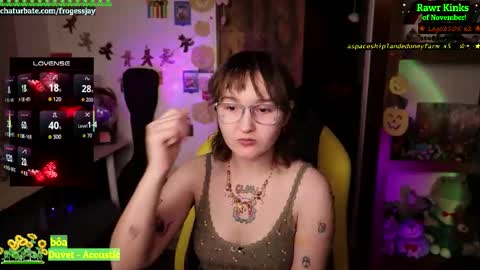 Snapshot of frogessjay chatting on 11-18-25, 05:17 Jaywise Frogfoot online show from 11-18-25, 05:17