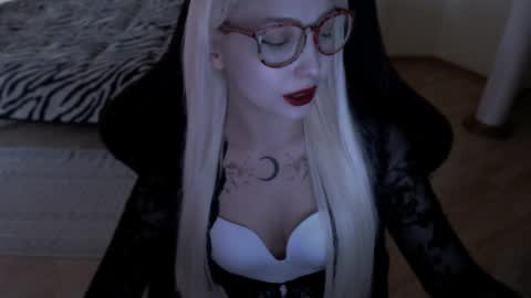 Snapshot of fromsun_forsoul chatting on 05-12-26, 08:44 Lilith online show from 05-12-26, 08:44