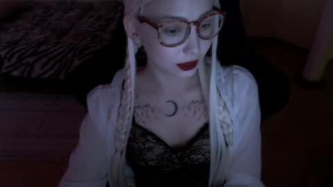 Snapshot of fromsun_forsoul chatting on 05-13-26, 08:23 Lilith online show from 05-13-26, 08:23