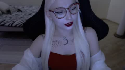 Snapshot of fromsun_forsoul chatting on 05-28-26, 03:42 Lilith online show from 05-28-26, 03:42