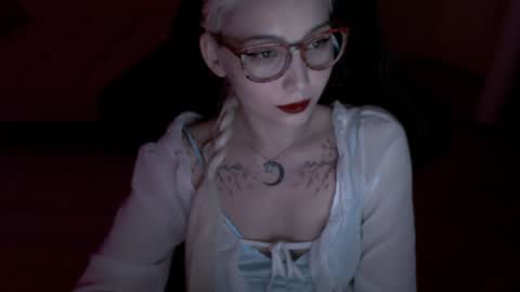 Snapshot of fromsun_forsoul chatting on 06-15-26, 06:21 Lilith online show from 06-15-26, 06:21