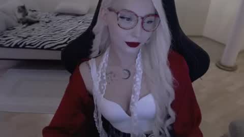 Snapshot of fromsun_forsoul chatting on 07-28-26, 11:39 Lilith online show from 07-28-26, 11:39