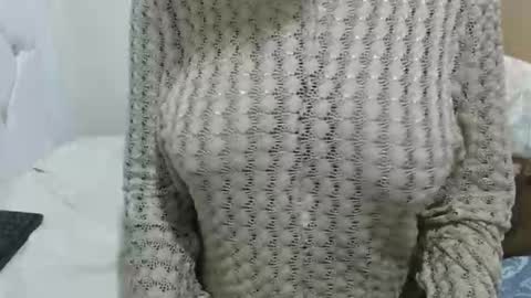 Snapshot of fruity28 chatting on 10-27-25, 08:18 fruity28 online show from 10-27-25, 08:18