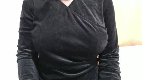 Snapshot of fruity28 chatting on 11-29-25, 06:05 fruity28 online show from 11-29-25, 06:05