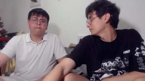 Snapshot of fuck_blow chatting on 11-12-25, 12:11 uwu online show from 11-12-25, 12:11