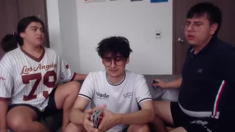 uwu online show from 11-16-25, 10:04