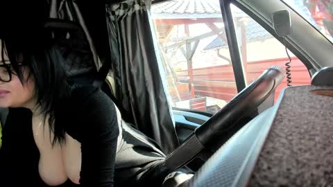 Snapshot of fuckable_one chatting on 01-29-25, 11:51 Angelique online show from 01-29-25, 11:51