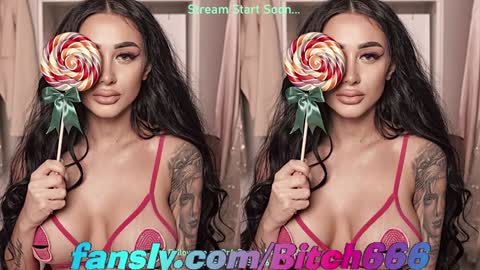 Snapshot of fuckbitoni chatting on 10-21-25, 11:22 online show from 10-21-25, 11:22