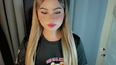 Snapshot of fuckdoll_rain chatting on 05-07-26, 05:24 R A I N M O R A L E S G M A I L . C O M online show from 05-07-26, 05:24