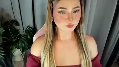 Snapshot of fuckdoll_rain chatting on 06-11-26, 02:33 R A I N M O R A L E S G M A I L . C O M online show from 06-11-26, 02:33