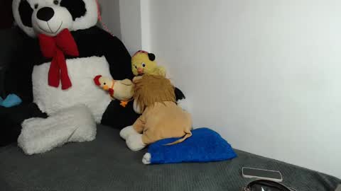 Mia and Gary  online show from 02-07-25, 03:01