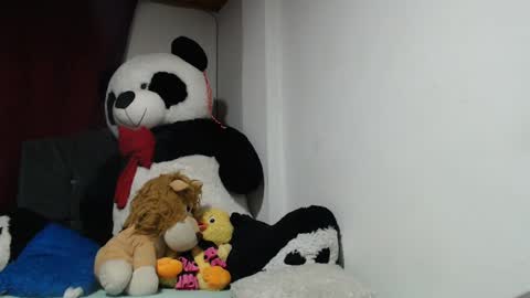 Mia and Gary  online show from 02-14-25, 05:41