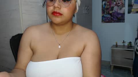 Mia and Gary  online show from 10-08-25, 02:20