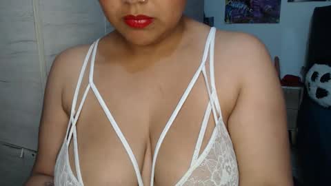 Mia and Gary  online show from 11-28-25, 01:41