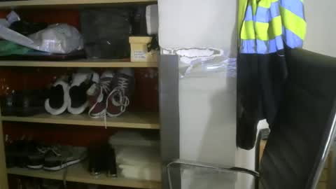 Snapshot of fuerte440 chatting on 10-10-25, 08:46 fuerte440 online show from 10-10-25, 08:46