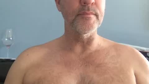 Snapshot of fuertecock chatting on 12-31-24, 10:45 Gregorio online show from 12-31-24, 10:45