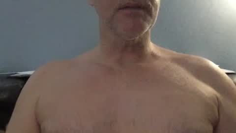 Snapshot of fuertecock chatting on 02-09-25, 03:53 Gregorio online show from 02-09-25, 03:53