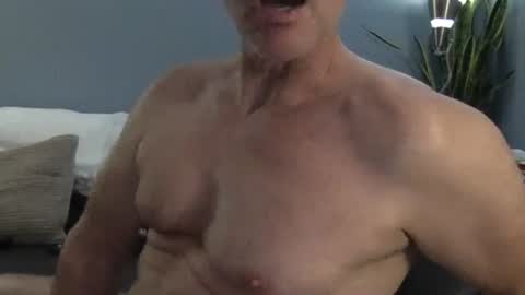 Snapshot of fuertecock chatting on 03-12-25, 09:55 Gregorio online show from 03-12-25, 09:55