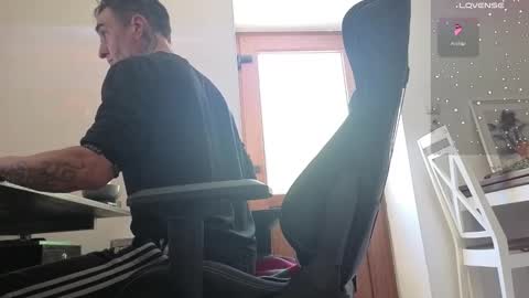 Snapshot of fullartofsex chatting on 10-06-25, 10:34 FullArtOfSex online show from 10-06-25, 10:34